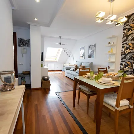 Atico Martina Centro * Χιχόν